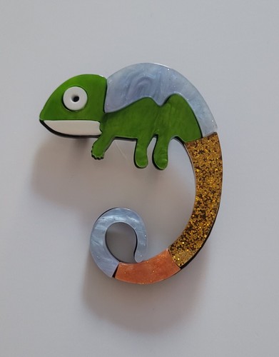 Acrylic lizard brooch