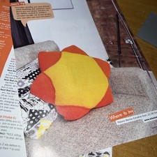 Novelty cushion knitting