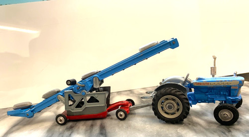 Corgi farm ford 5000 - ford,