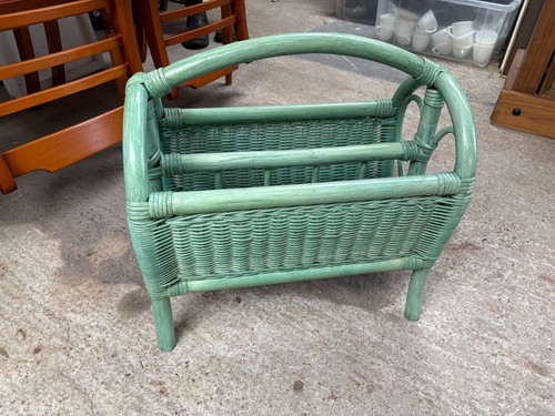 Green bamboo magazine rack - bamboo,