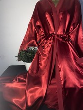 MELLOW MOMENTS RED LIQUID SATIN DRESSING GOWN SIZE 18/20