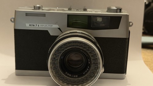 Petri rangefinder camera - 7s,