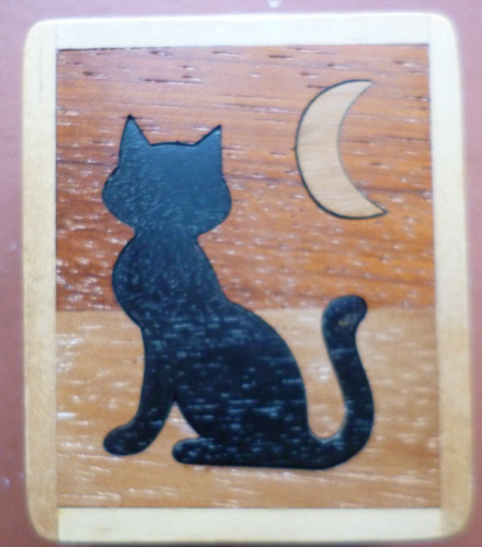 Small wood trinket box - small,