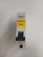 SQUARE D 32 AMP CURVE B 6kA