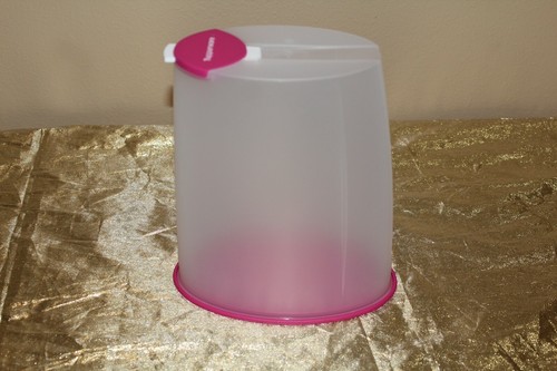 New tupperware cereal premium - new,