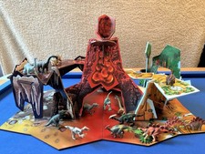 Dino Kingdom and 14 Dinosaurs