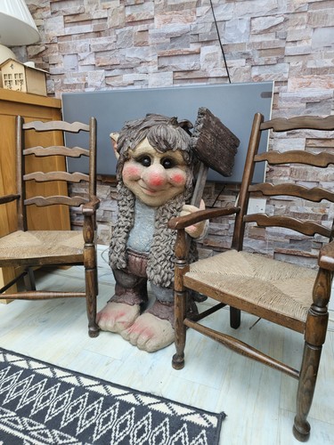 Antique rush seated ladder - x2,