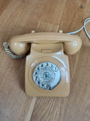 Vintage gpo 746f cream yellow - vintage, cream/yellow