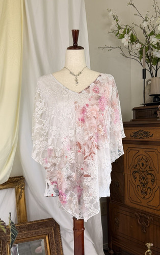 Lace poncho kimono bat sleeve - lace,