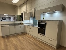 EX-DISPLAY Kitchen – Light