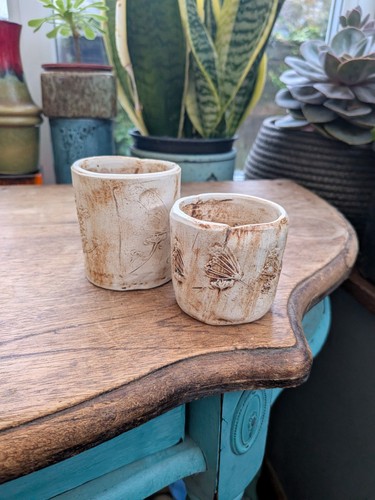 Studio pottery signed - studio,
