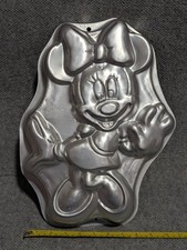 Wilton Minnie Mouse Cake Pan