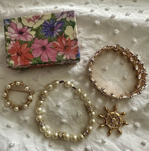 Vintage costume jewellery - vintage,