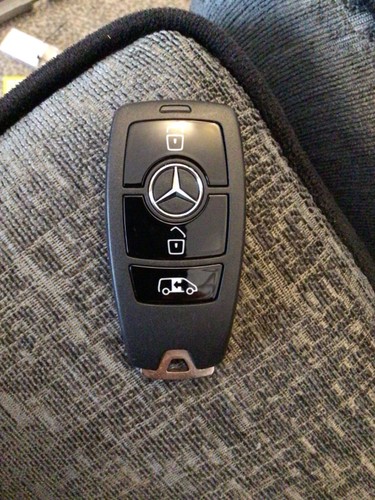 Mercedes minibus button - minibus,