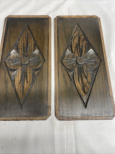 Carved panels pediment - carved,
