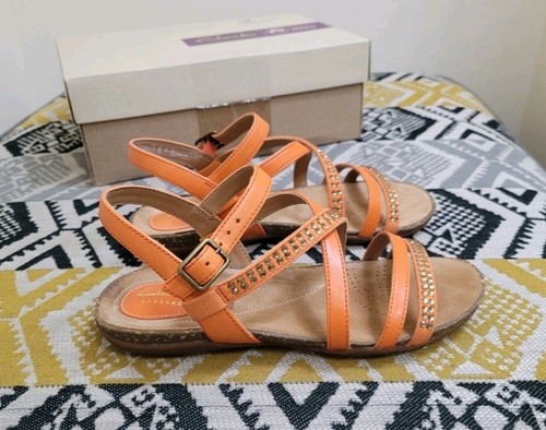 Boxed euc orange clarks - euc,