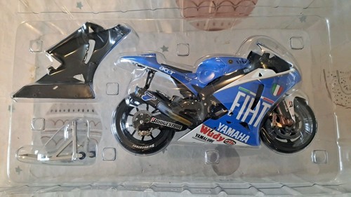 Minichamps rossi yamaha - minichamps, 1:12