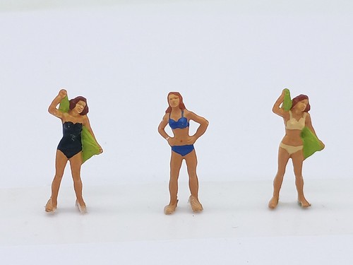 Preiser figures sunbathers - figures,