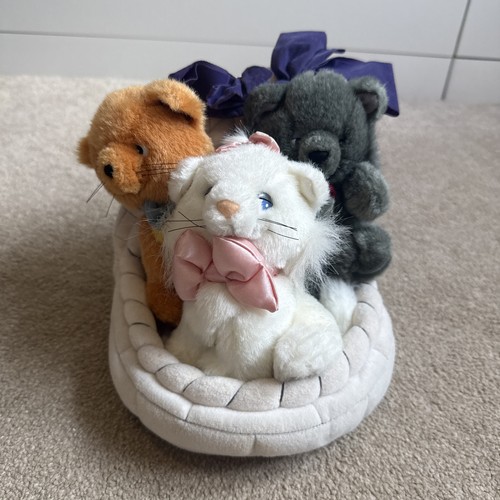 Bnwt aristocats basket - basket, plush