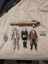 Doctor Who - The Five Doctors 3rd doctor cyberman and other props 