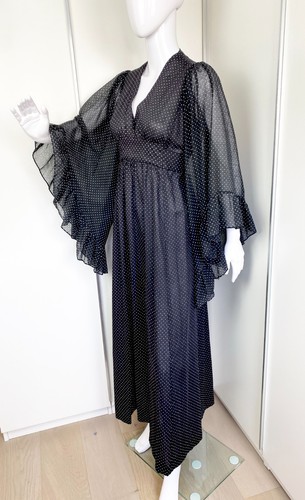 Vintage 1960s 1970s black and - vintage,