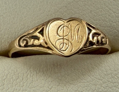 Old vintage 9ct gold signet