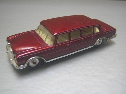 Corgi toys 247 mercedes benz - toys,