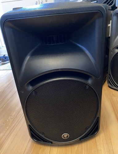 Mackie srm450v3 inch way - 12,