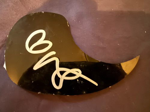 Miley cyrus signed autograph - cyrus,