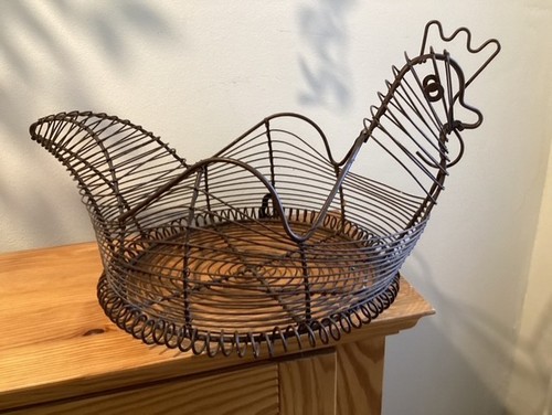Vintage style wire chicken - style,