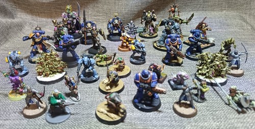 Warhammer 40k figure bundle - warhammer,