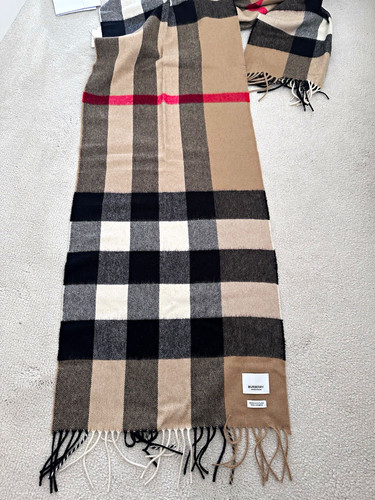 Burberry 100 cashmere half - burberry,
