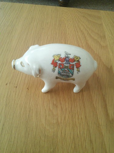 Crested china standing pig - crested,