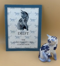 Franklin Mint Curio Cabinet Cat Figurine Delft Ceramic Blue & White Cat Figure