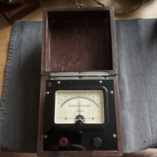 Avometer model 703 analogue - model,