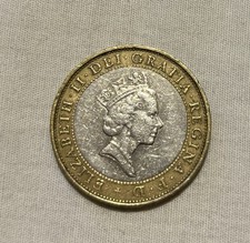 Rare 2 Pounds British Coin For Collectors The Queen Wearing Necklace Coin 1997