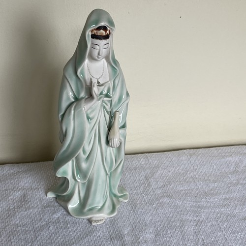 Chinese porcelain statue - porcelain, of