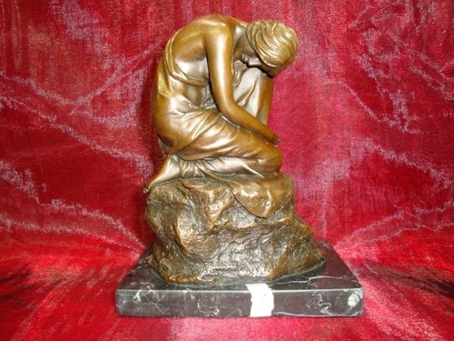 Statue damsel sexy art - damsel,