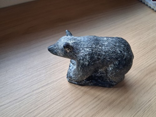 Bear and bear cubs figurines