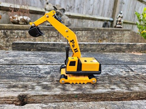 Tonka and shovel crawler - p,