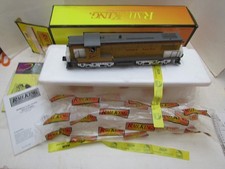 TRAIN O SCALE RAILROAD ENGINE