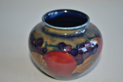 Moorcroft lovely vintage small