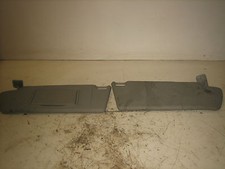 VECTRA C 1.9 CDTI SRI 2005 5DR ESTATE PAIR OF SUN VISORS WITH VANITY MIRROR GREY