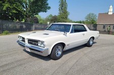 1964 Pontiac GTO white |
