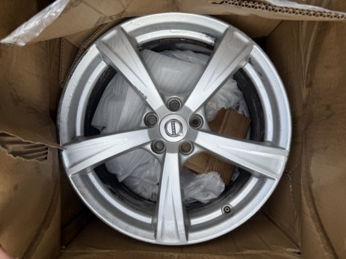 Genuine volvo v60 - genuine,