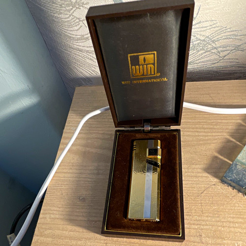 Win gold tone metal pocket - gold,