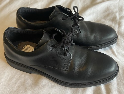 Clarks black shoes - black, size