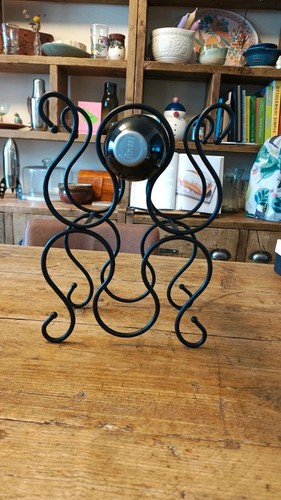 Black wrought iron - scroll, wine