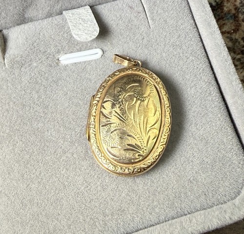 Solid yellow gold vintage - solid,