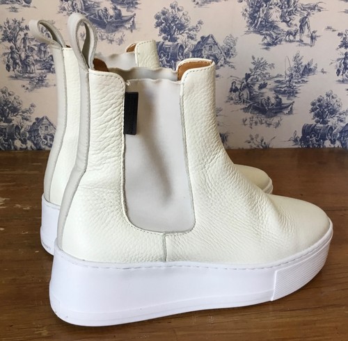 Russell bromley park way off - russell,